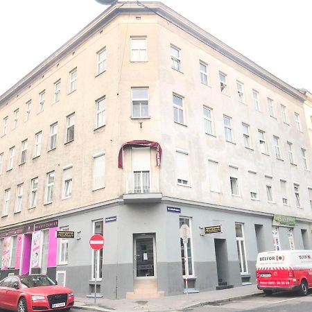 New, Bright Apartment Near The Metro! Вена Экстерьер фото