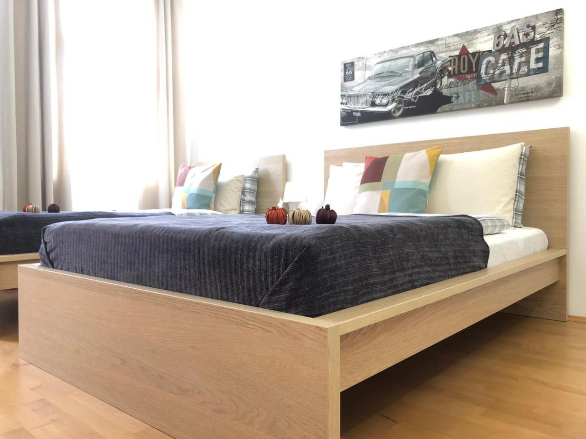 New, Bright Apartment Near The Metro! Вена Экстерьер фото