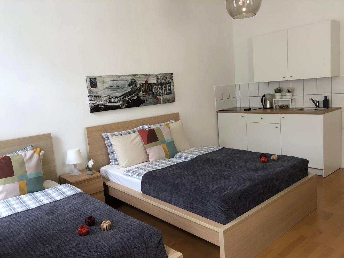 New, Bright Apartment Near The Metro! Вена Экстерьер фото