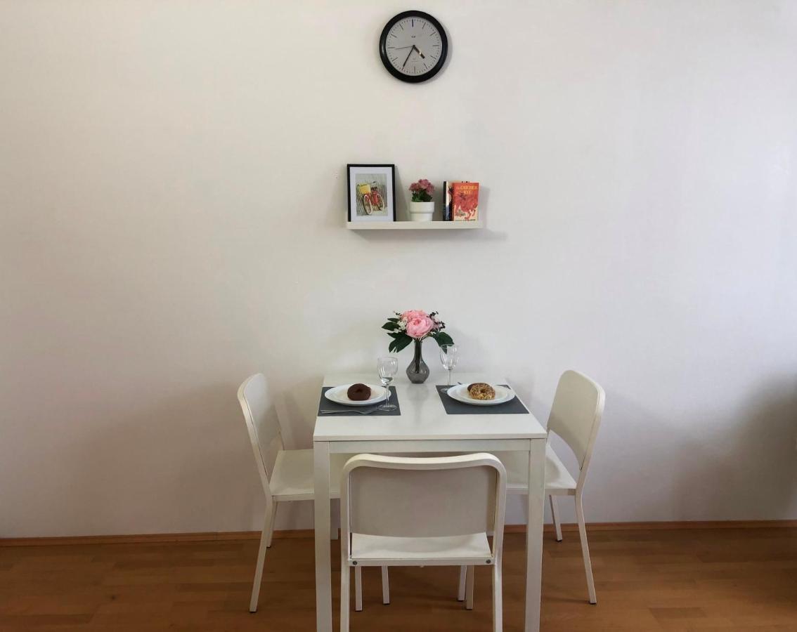 New, Bright Apartment Near The Metro! Вена Экстерьер фото