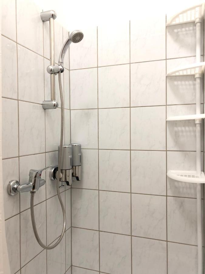 New, Bright Apartment Near The Metro! Вена Экстерьер фото