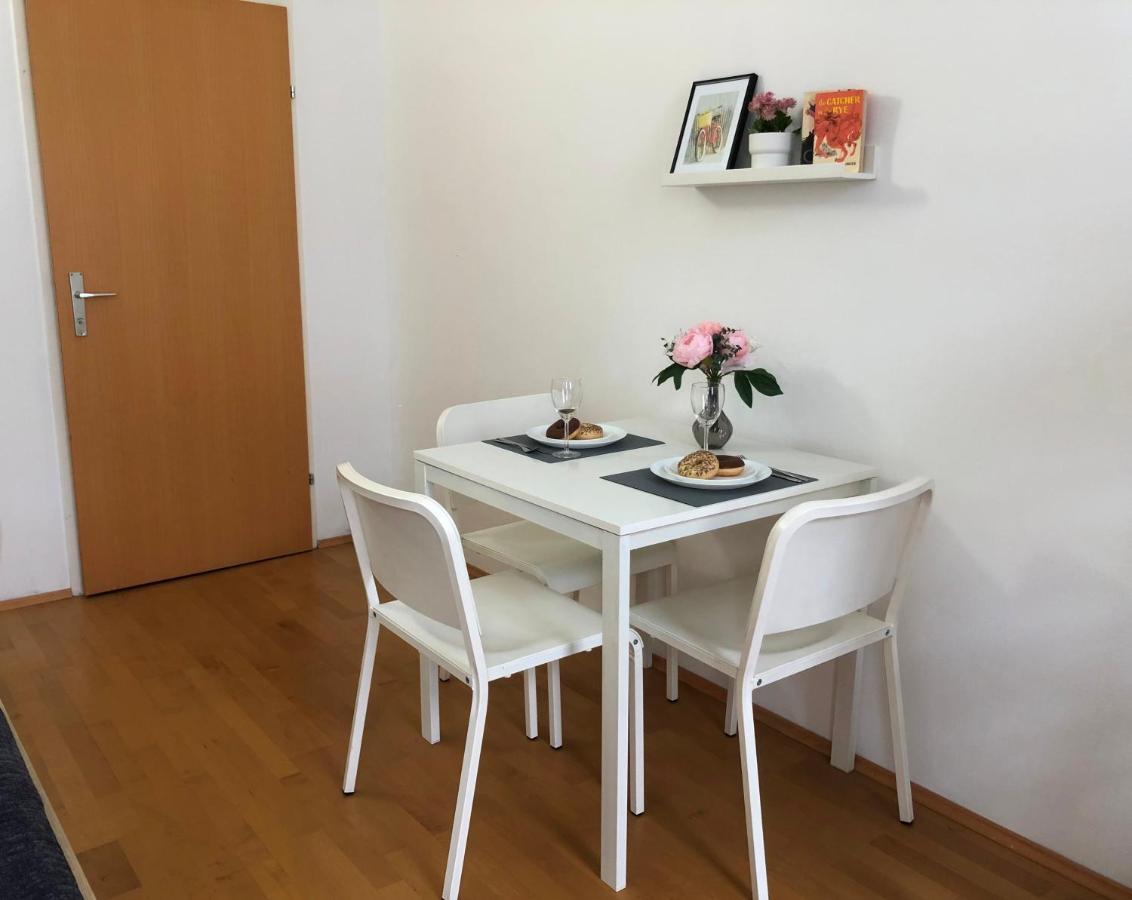 New, Bright Apartment Near The Metro! Вена Экстерьер фото