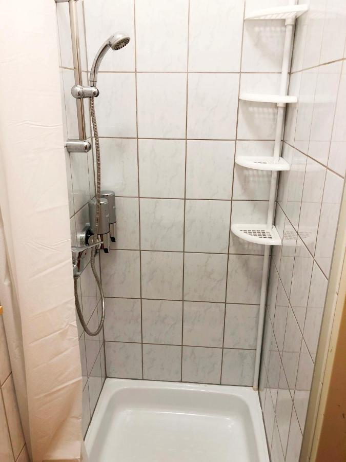 New, Bright Apartment Near The Metro! Вена Экстерьер фото