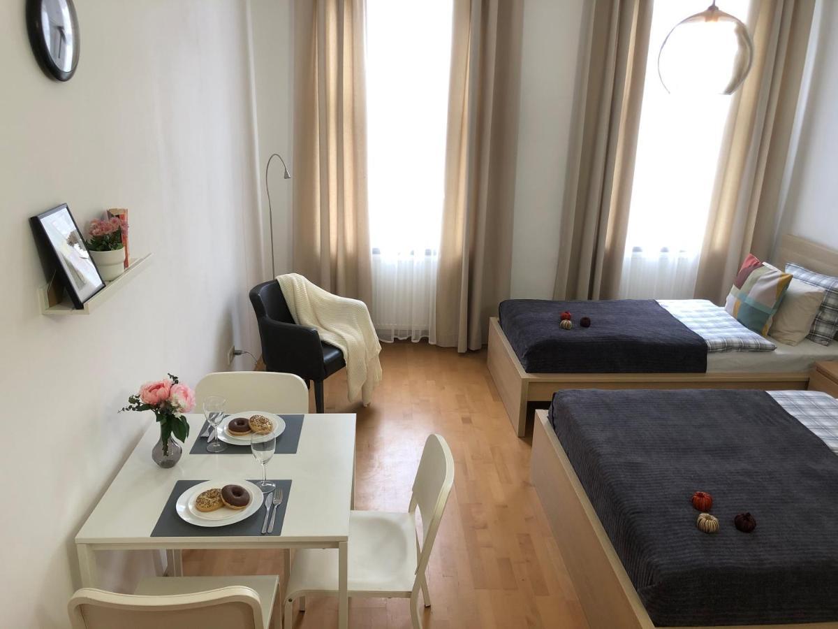 New, Bright Apartment Near The Metro! Вена Экстерьер фото