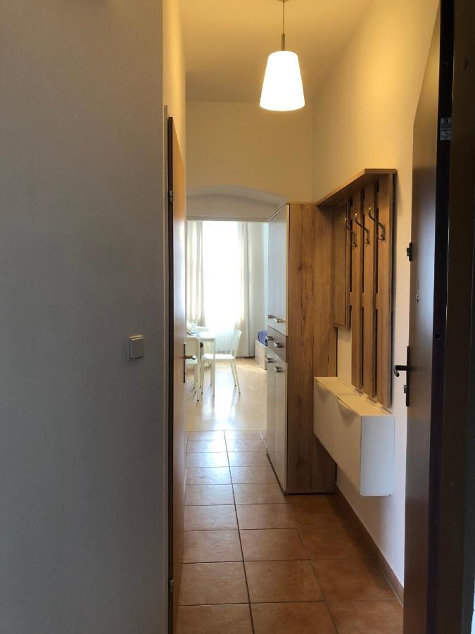 New, Bright Apartment Near The Metro! Вена Экстерьер фото